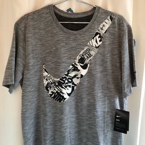 Nike Men's Dry-Fit Swoosh Graphic T-Shirt